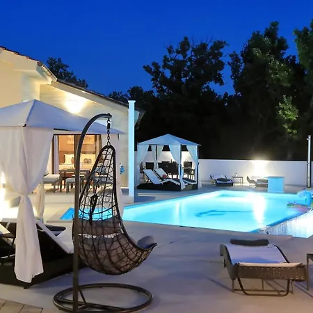 Ivana 2 Villa