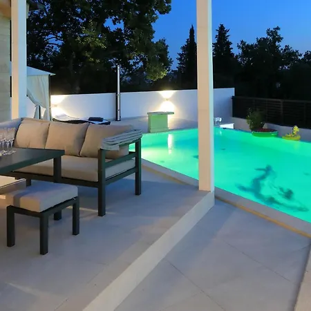 Ivana 2 Villa *