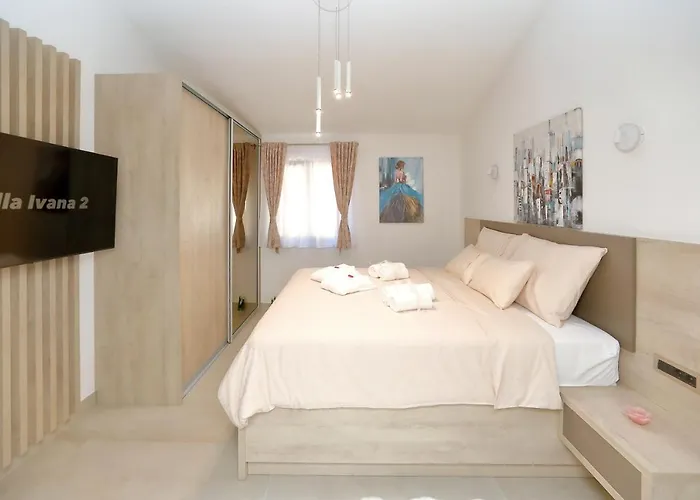 Ivana 2 Стариград-Пакленица