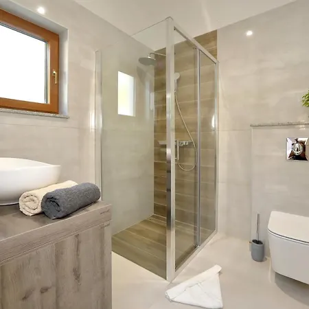 Ivana 2 Starigrad Paklenica